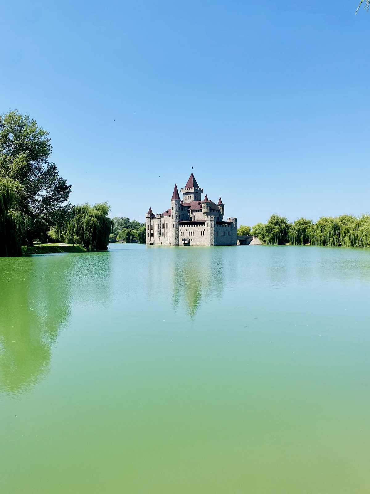 Замок Шато Эркен